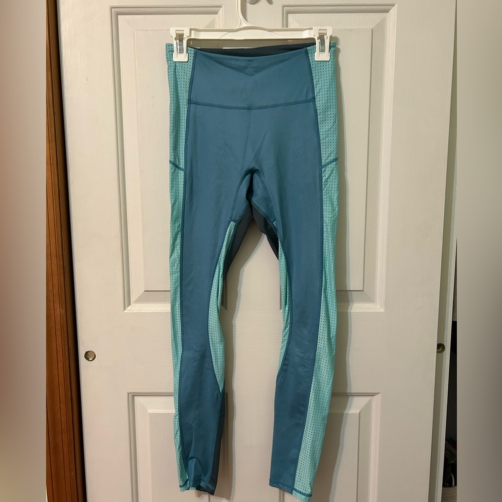 Fabletics Motion 365 High Waisted Shine Leggings